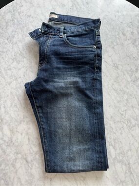 Uniqlo Men's Indigo Slim Straight Jeans